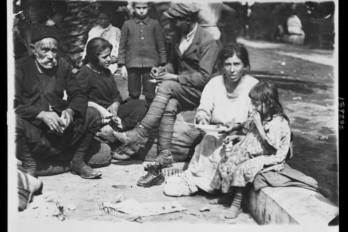 Library of Congress photo of Greek refugees